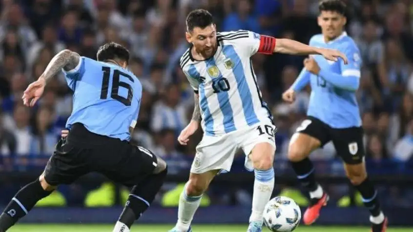 Messi Kém Sắc, Argentina Thua Uruguay Trên Sân Nhà Trong Trận Cầu Đáng Quên